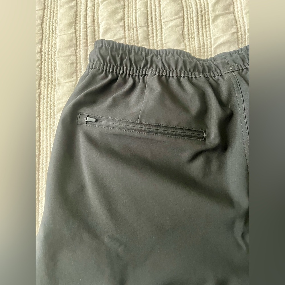 Men’s Vuori Train Tech Short- Black - Picture 12 of 13